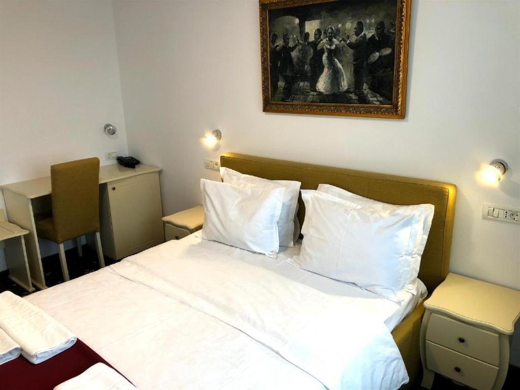 Hotel Agora Neptun Extérieur photo