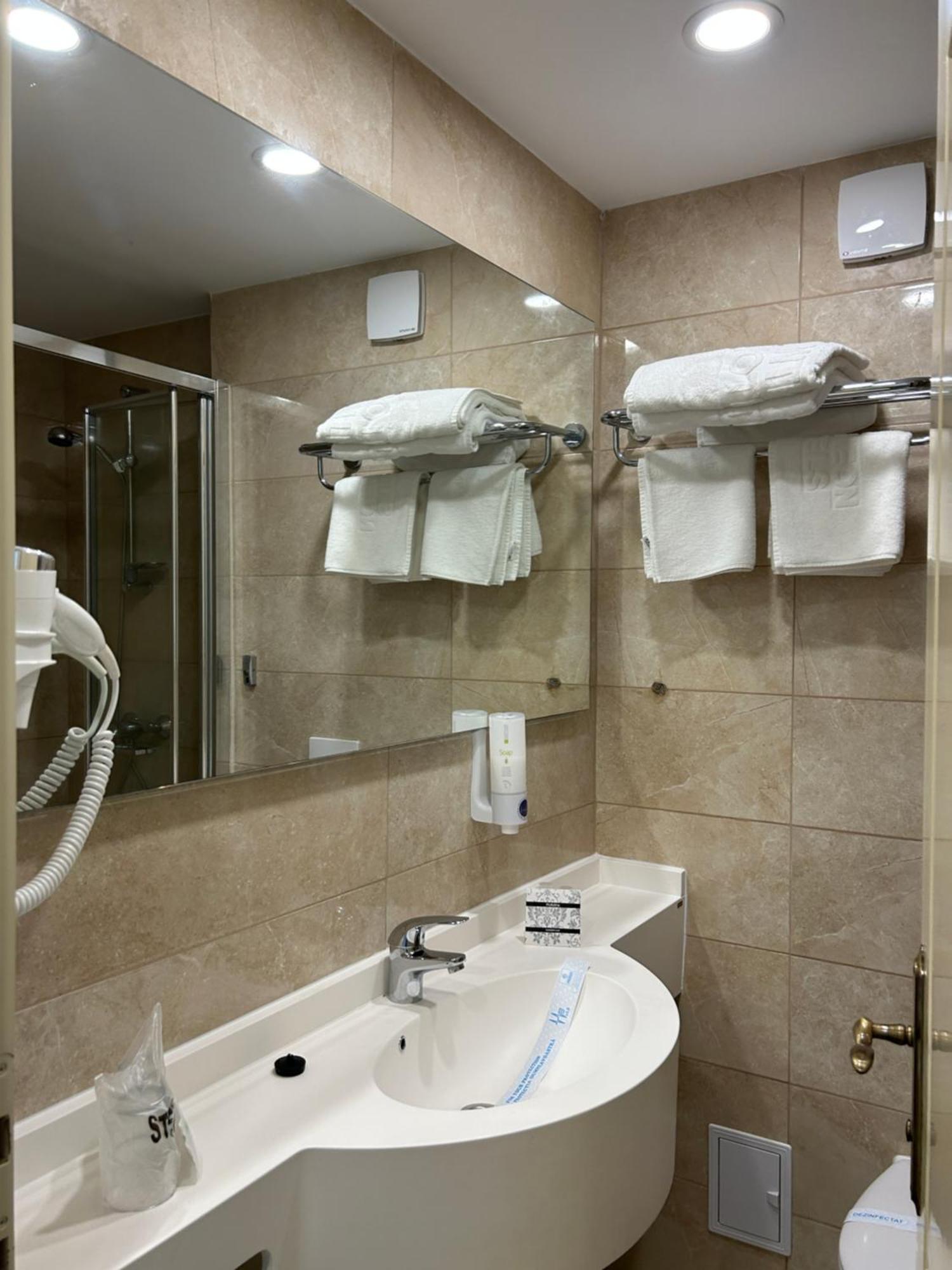 Hotel Agora Neptun Extérieur photo
